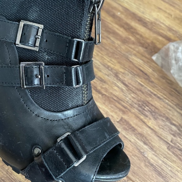 Black peep toe booties size 6 - Picture 5 of 5